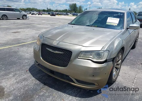 2017 Chrysler 300C z USA, uszkodzony, nr VIN 2C3CCAEG6HH590863